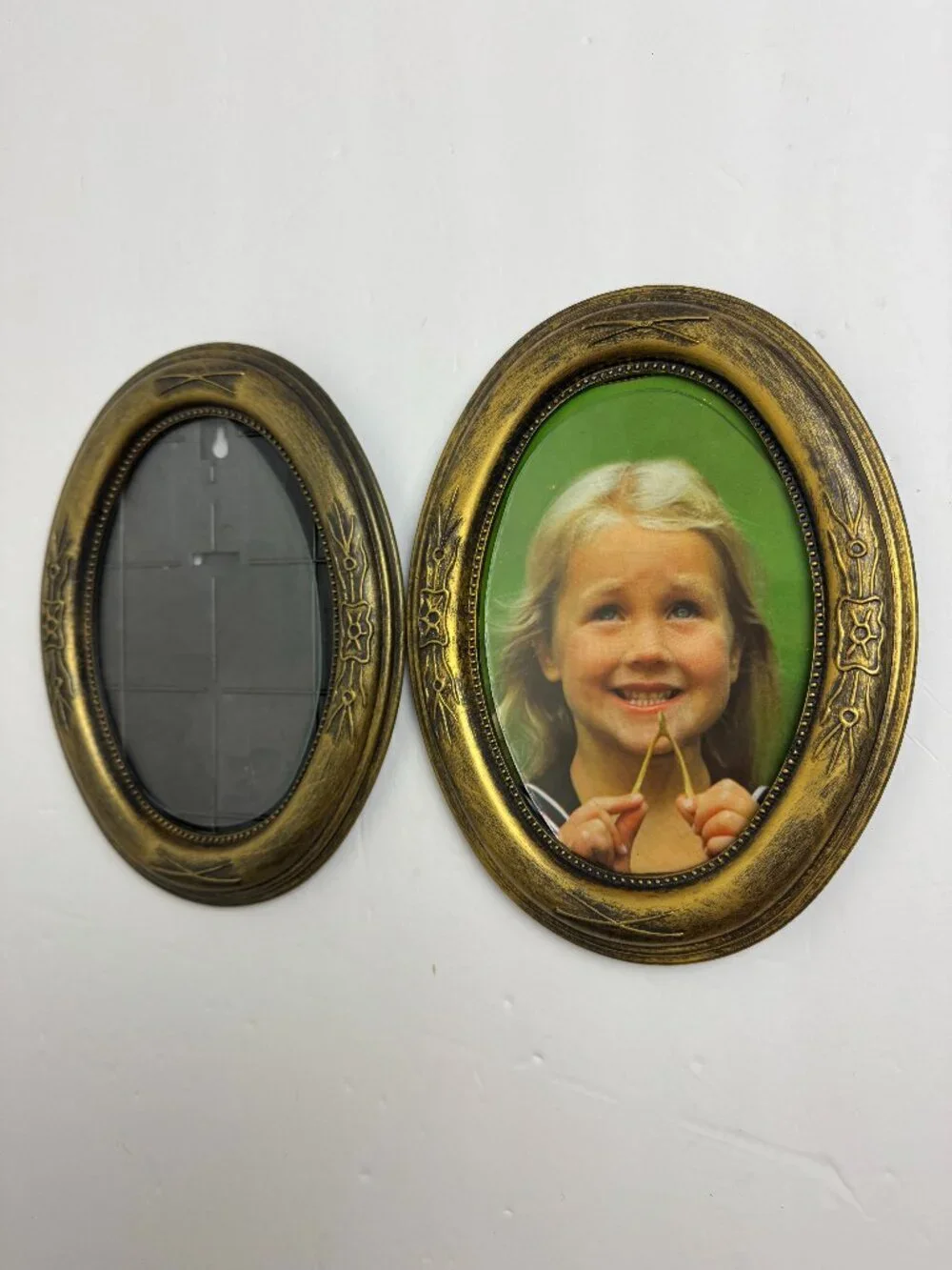 Vintage Set of 2 Oval  Picture Frame Gold Patina